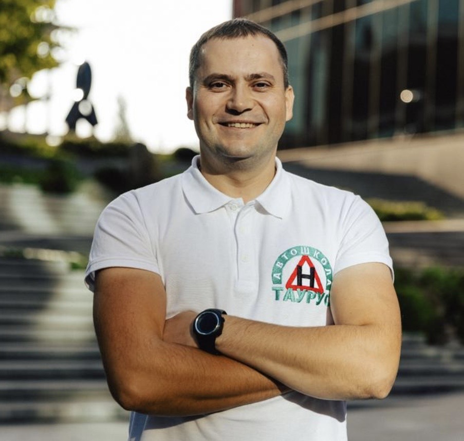 Олійник Ярослав Леонідович